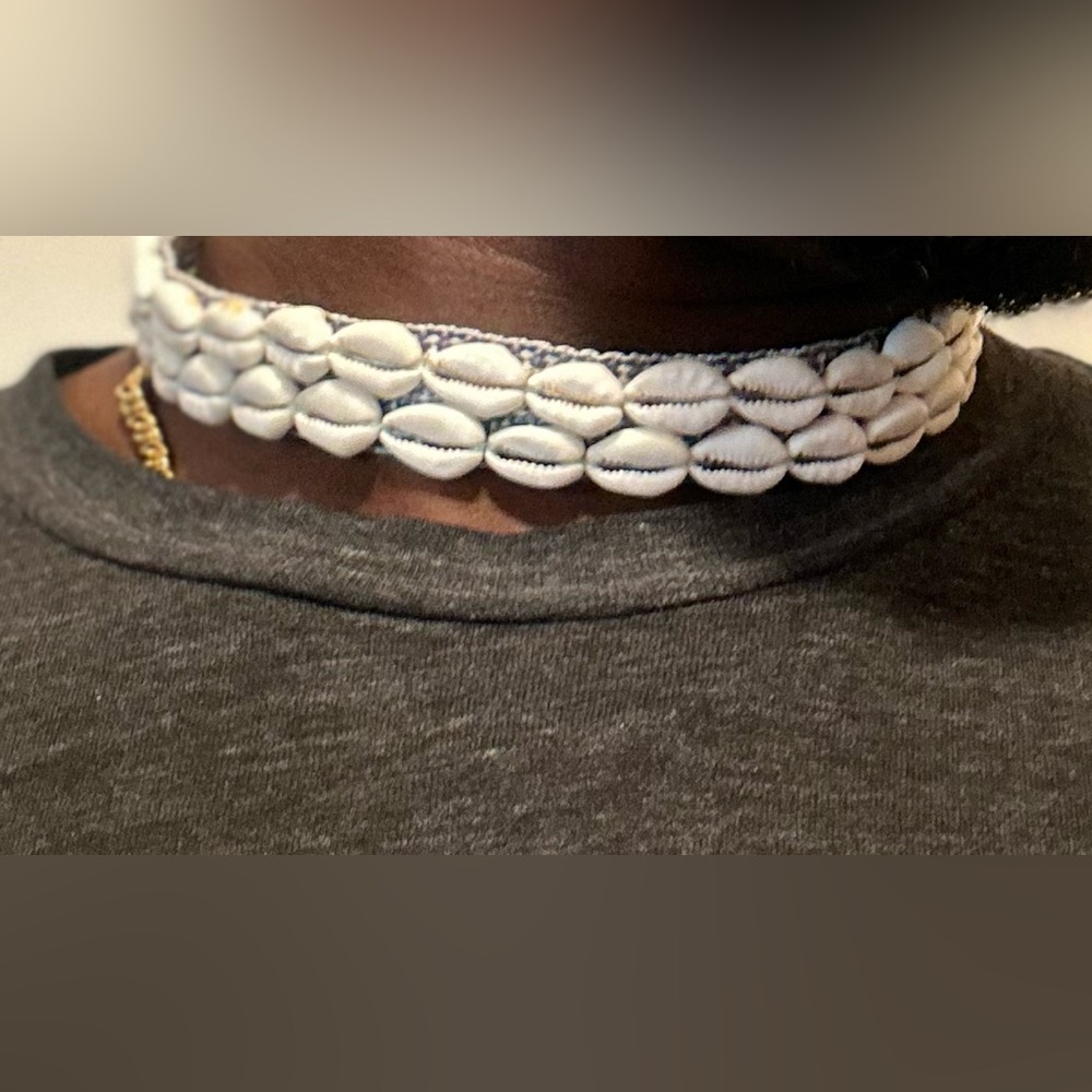 VTG 💯 Authentic West African Cowrie Shells Necklace 15”L